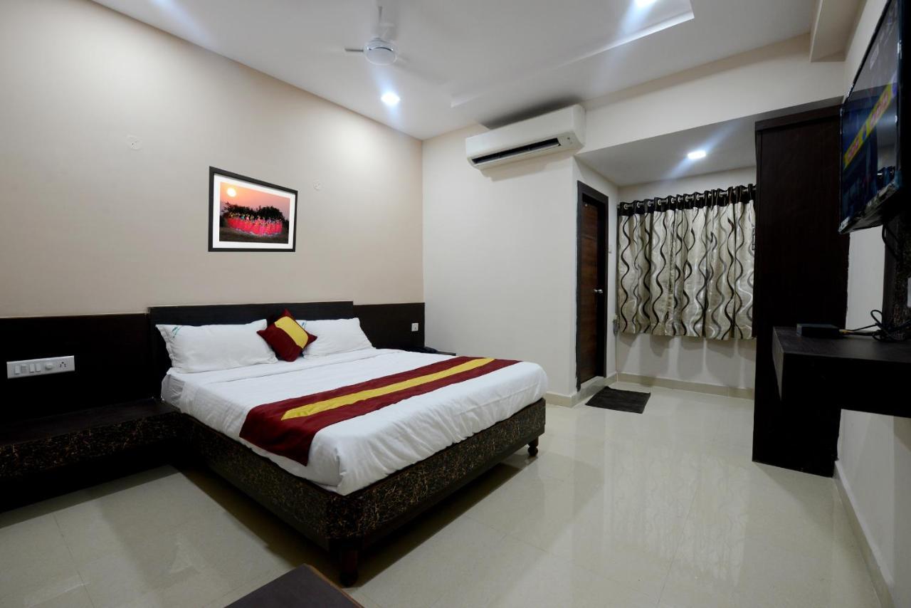 Dwaraka Inn Visakhapatnam Exterior foto